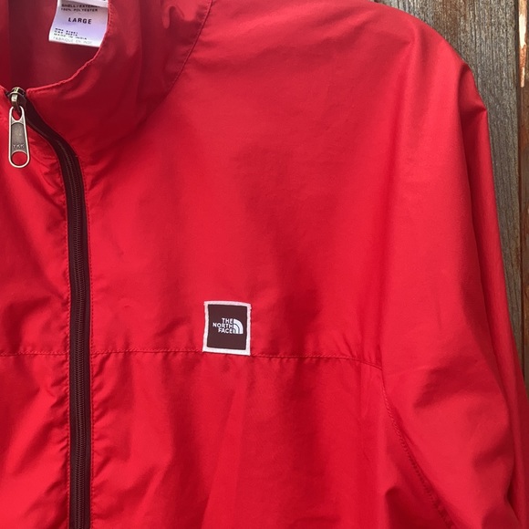 The North Face Windshirt - Picture 2 of 5